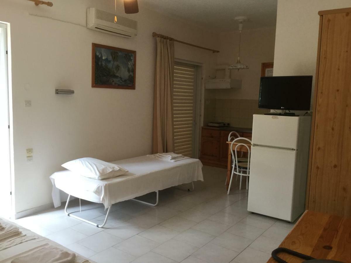 Hotel Kallithea Лутра-Эдипсу Экстерьер фото